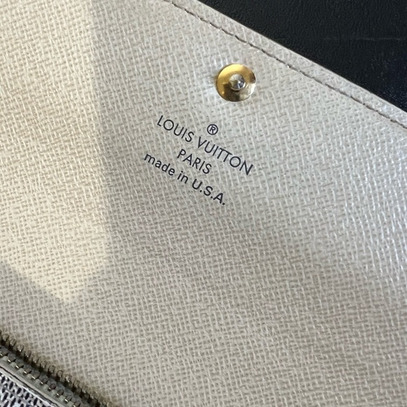 Authentic Louis Vuitton Damier Azur Wallet - Picture 2 of 16